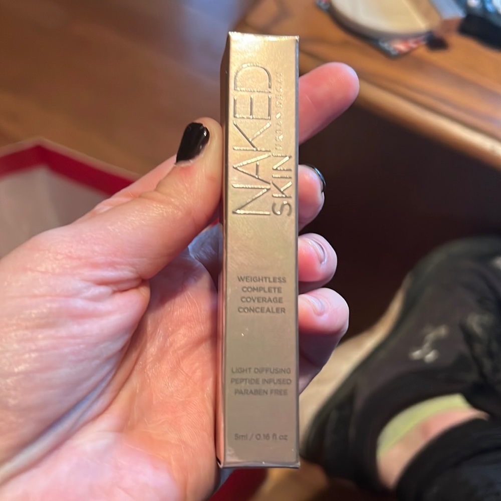 UD Medium-Light Concealer